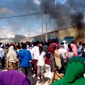 Attacks on Somaliland forces in Las Anod of military convoy in the town with heavy gunfire